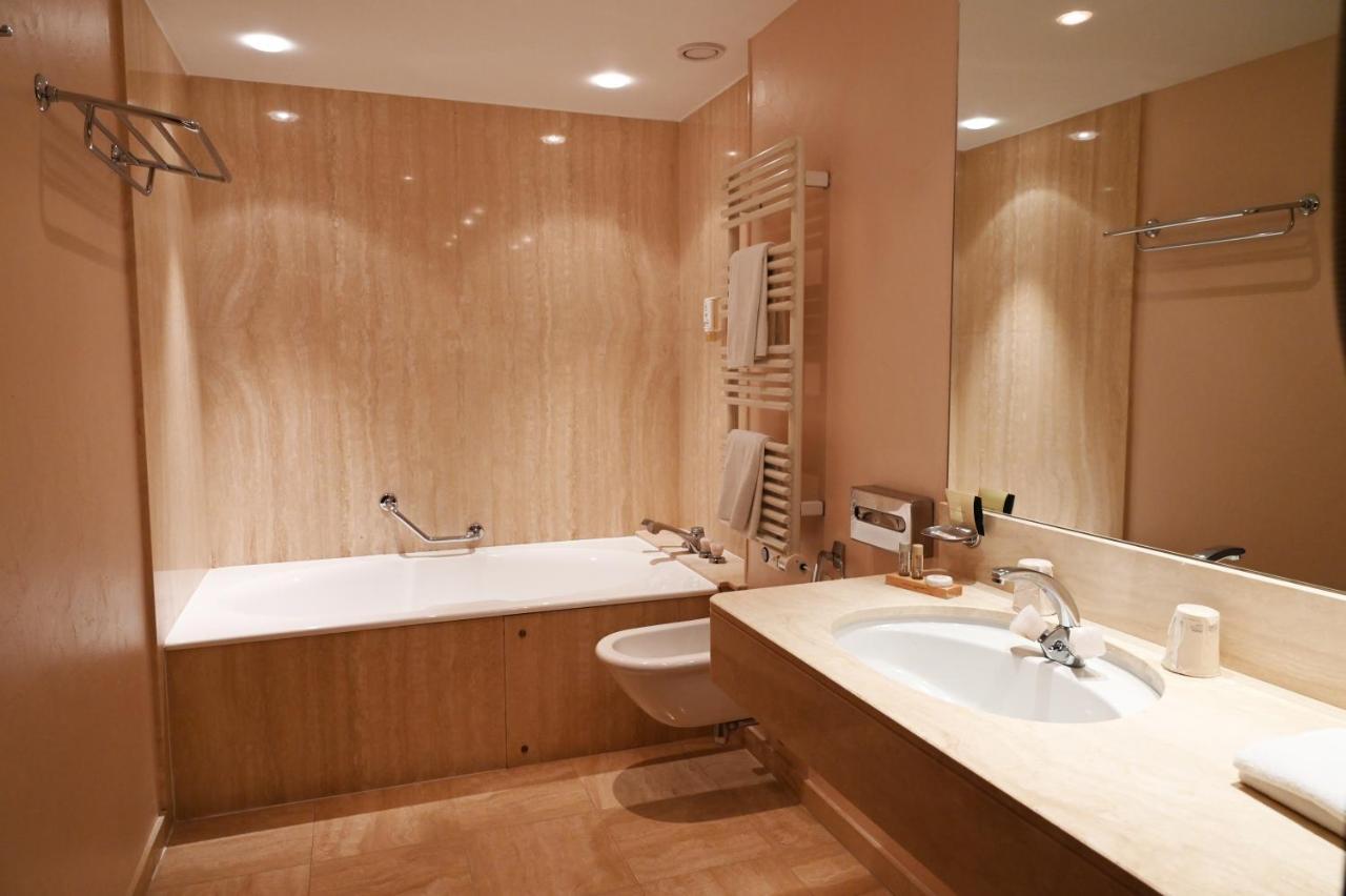 Hotel Le Rempart Tournus Phòng bức ảnh